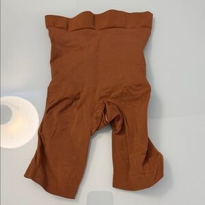 NWOT SKIMS BBL Shapewear Shorts